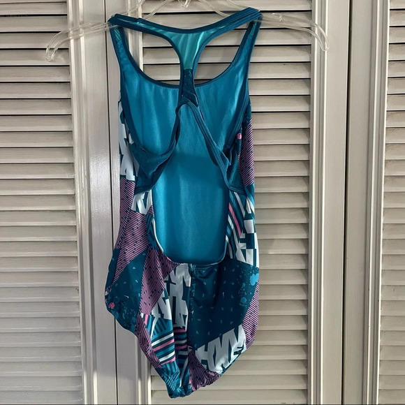 Nike Swimwear Girls Blue Mash Up Sporty Racerback One-Piece Swimsuit Sz 10-12 - Picture 4 of 11